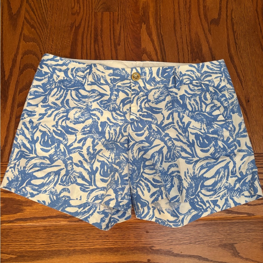 Lilly Pulitzer Mid Waist Blue and White Floral Shorts - Excellent condition!
